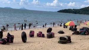 Pantai Pasir Panjang Singkawang: Surga Tersembunyi di Kalimantan Barat