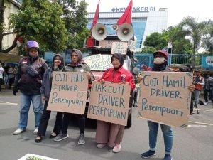 Kenapa Driver Ojol Mengusulkan THR Setara UMP? Temui Tanggapan Kemnaker yang Penuh Arti!