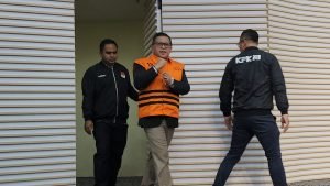 Hasto Kristiyanto Resmi Ditahan KPK: Apa yang Terjadi di Balik Penahanan Ini?