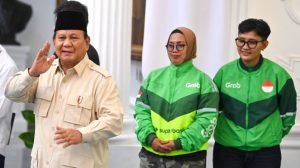 Presiden Prabowo Minta Perusahaan Tambah Besaran THR untuk Ojol