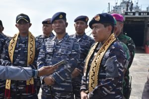 Latihan Bersama di Teluk Bayur: Dua Kapal Perang Satgas Operasi Trisila-25 Siap Tingkatkan Kesiapsiagaan