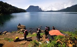Pesona Alam Danau Gunung Tujuh di Jambi: Keindahan yang Menawan