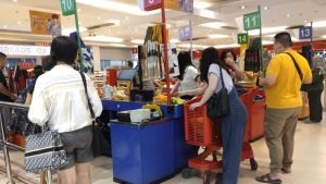 Warga Mulai Buru Parsel Lebaran di Transmart Full Day Sale: Persiapkan Lebaran dengan Hemat dan Praktis