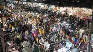 Warga Pakistan Padati Pasar Berburu Kebutuhan Lebaran: Persiapan Menyambut Hari Raya dengan Meriah