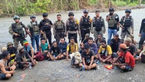 Misi Penyelamatan di Tengah Teror: Polri Berupaya Evakuasi 12 Pendulang Emas Selamat dari KKB